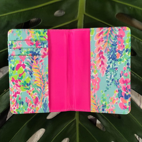 Lilly Pulitzer Passport Cover - Picture 3 of 4